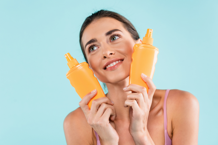Rozdíly mezi přírodní a syntetickou kosmetikou pro opalování: Jaká je lepší volba pro vaši pokožku?